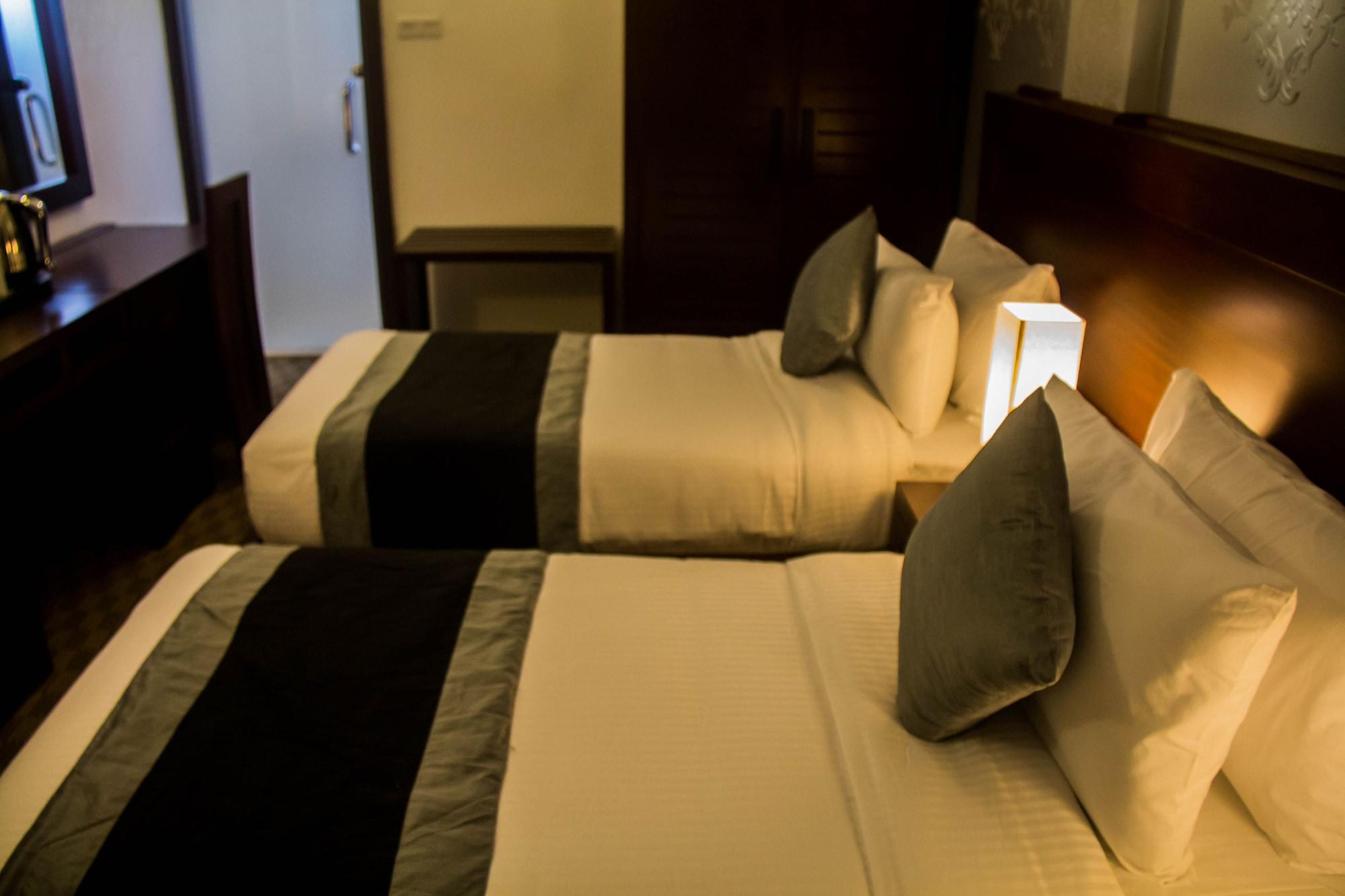 Ceylon City Hotel,Colombo Exterior photo